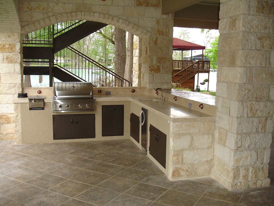 Outdoor kitchen: which countertop should you choose?